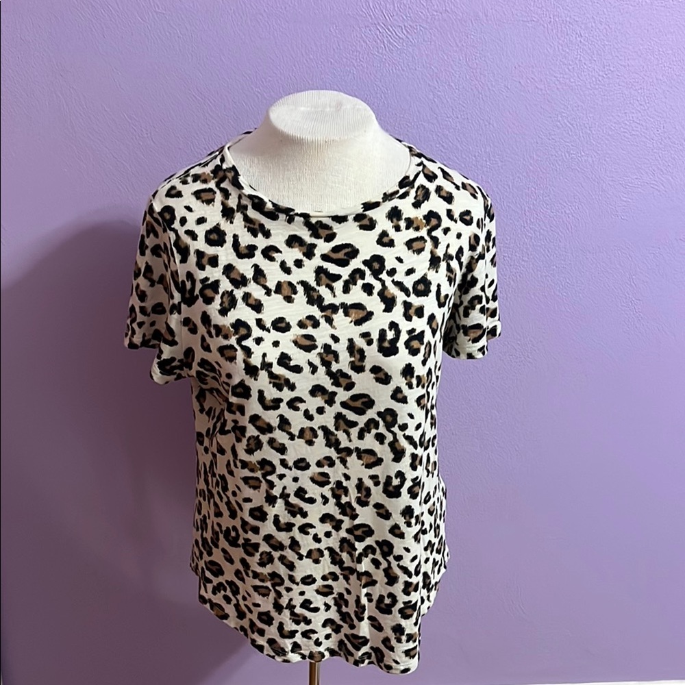 Banana Republic Leopard Print Tee Shirt Short Sleeve Crew Neck Soft Women's